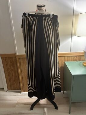 Wide Leg Striped Palazzo Pants in Black and Cream plus Sz 1X nwot